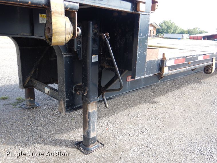 image for item GM9101 2012 Fontaine HCVSD22TAF flatbed trailer