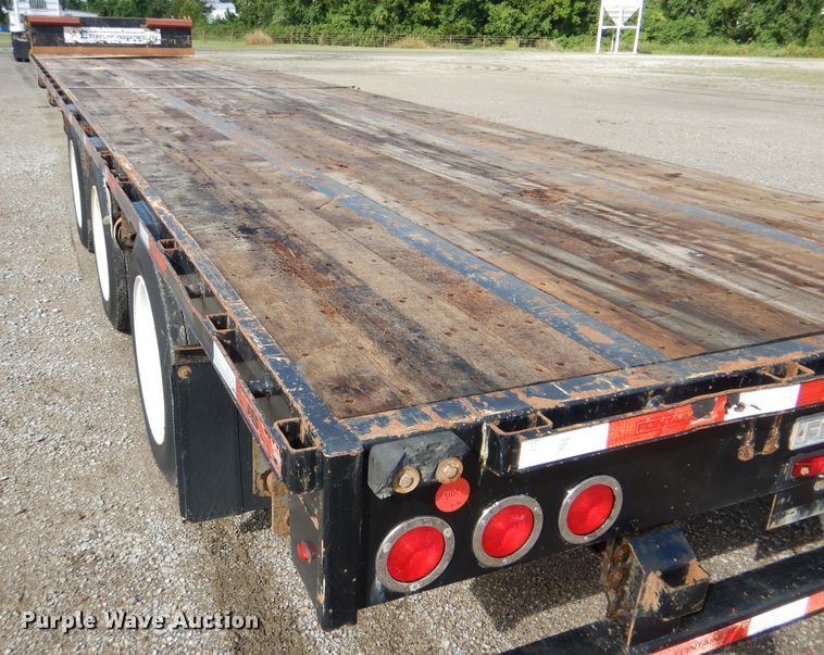 image for item GM9101 2012 Fontaine HCVSD22TAF flatbed trailer