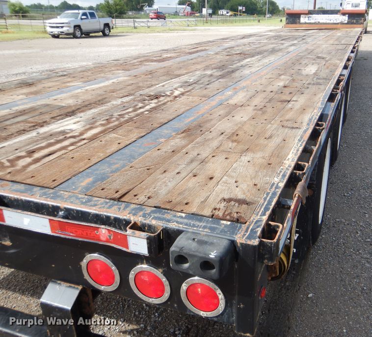 image for item GM9101 2012 Fontaine HCVSD22TAF flatbed trailer