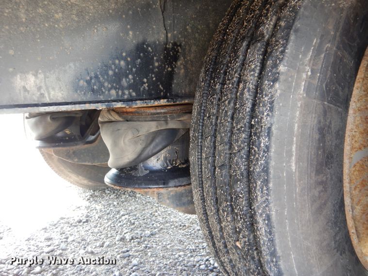 image for item GM9101 2012 Fontaine HCVSD22TAF flatbed trailer