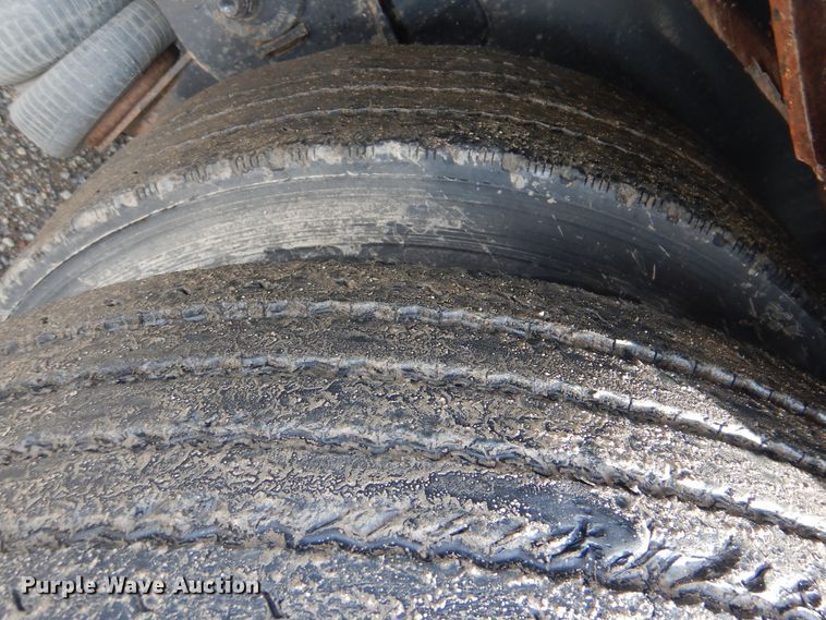 image for item GM9101 2012 Fontaine HCVSD22TAF flatbed trailer