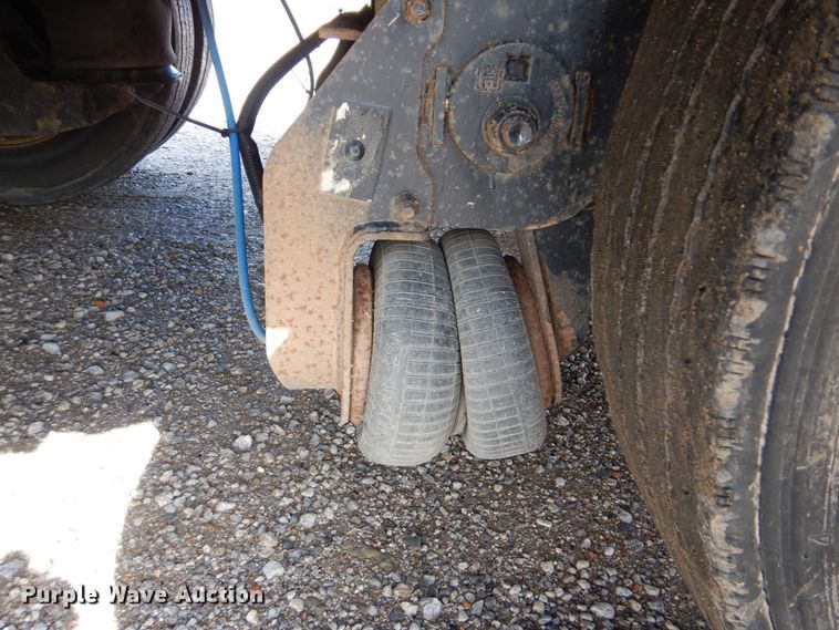 image for item GM9101 2012 Fontaine HCVSD22TAF flatbed trailer