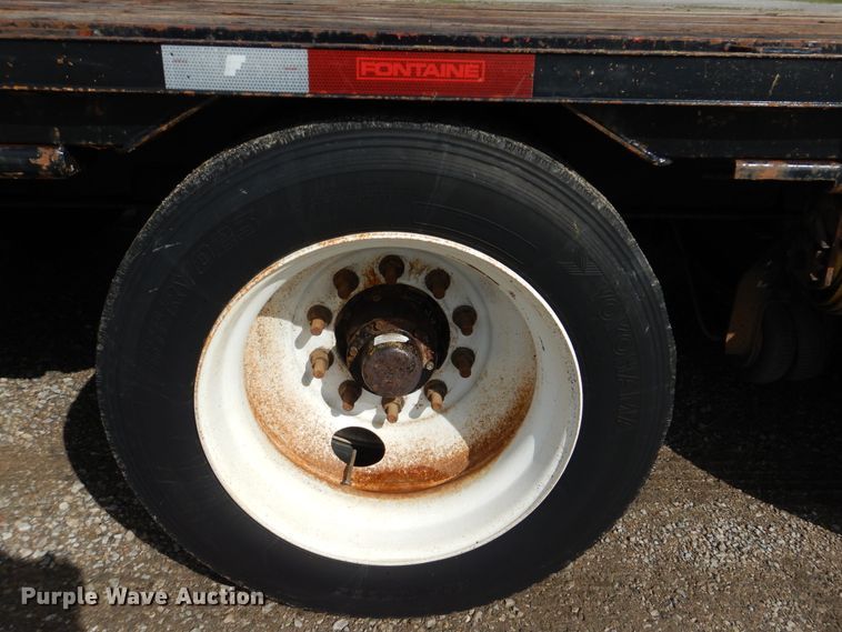 image for item GM9101 2012 Fontaine HCVSD22TAF flatbed trailer