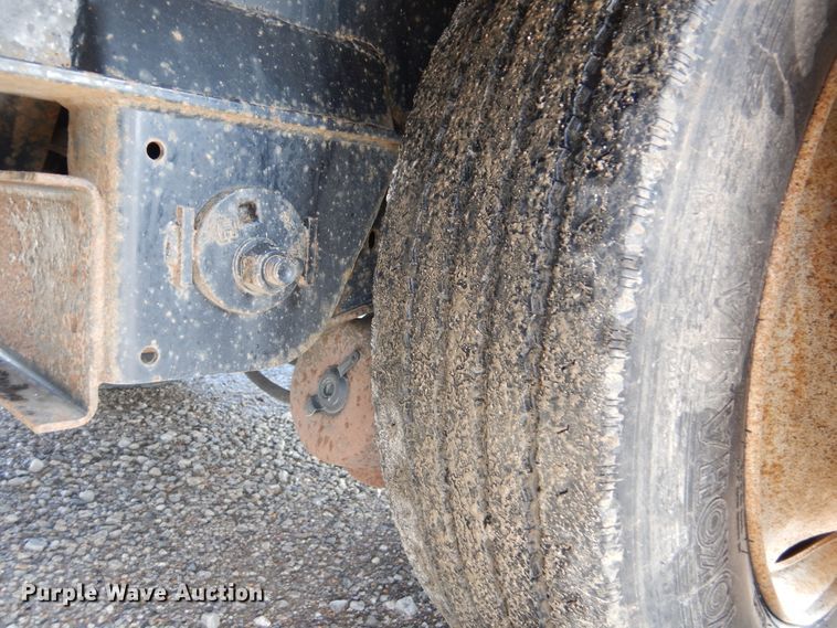 image for item GM9101 2012 Fontaine HCVSD22TAF flatbed trailer