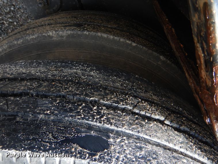 image for item GM9101 2012 Fontaine HCVSD22TAF flatbed trailer