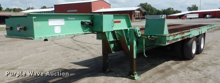 image for item GM9105 1984 International Trailers PFSD25T235T equipment trailer