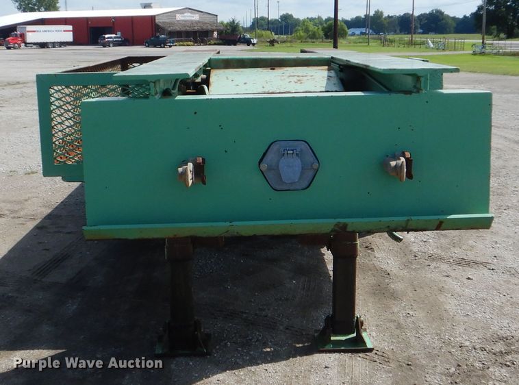 image for item GM9105 1984 International Trailers PFSD25T235T equipment trailer