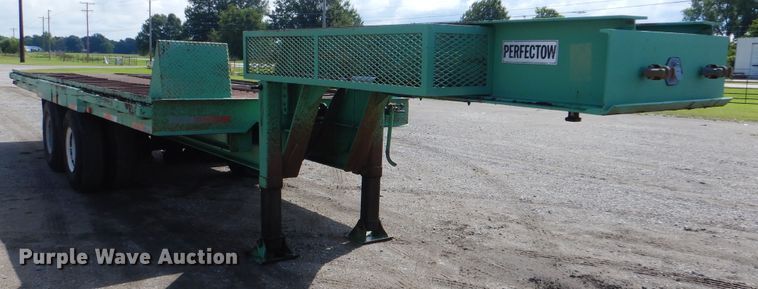 image for item GM9105 1984 International Trailers PFSD25T235T equipment trailer