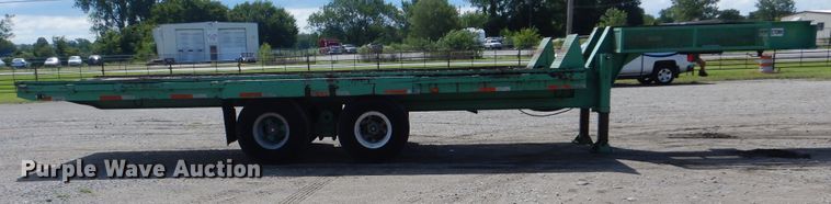 image for item GM9105 1984 International Trailers PFSD25T235T equipment trailer