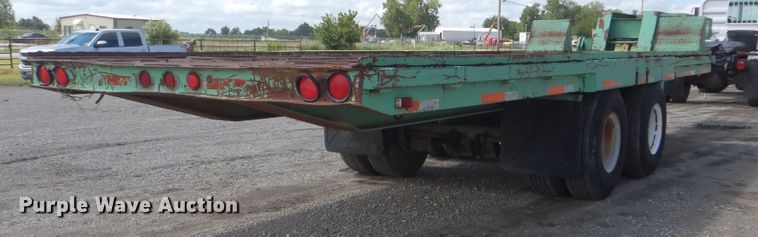 image for item GM9105 1984 International Trailers PFSD25T235T equipment trailer