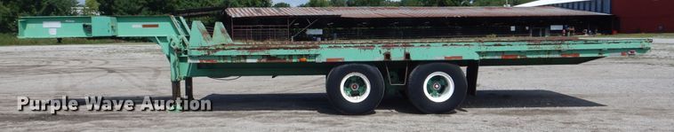 image for item GM9105 1984 International Trailers PFSD25T235T equipment trailer