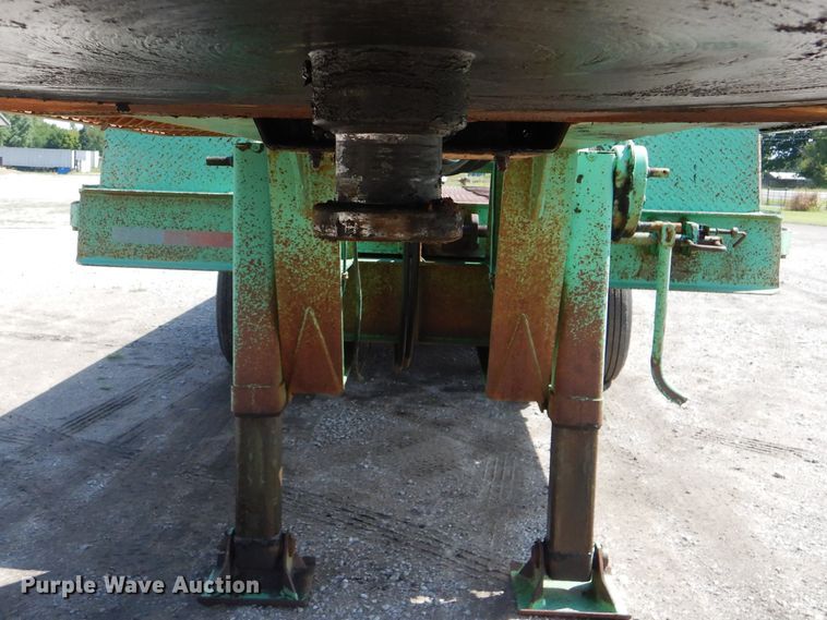 image for item GM9105 1984 International Trailers PFSD25T235T equipment trailer