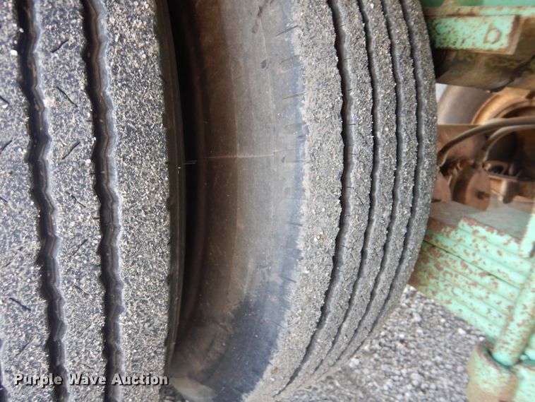 image for item GM9105 1984 International Trailers PFSD25T235T equipment trailer