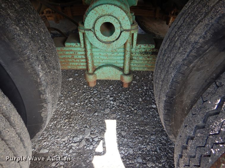 image for item GM9105 1984 International Trailers PFSD25T235T equipment trailer