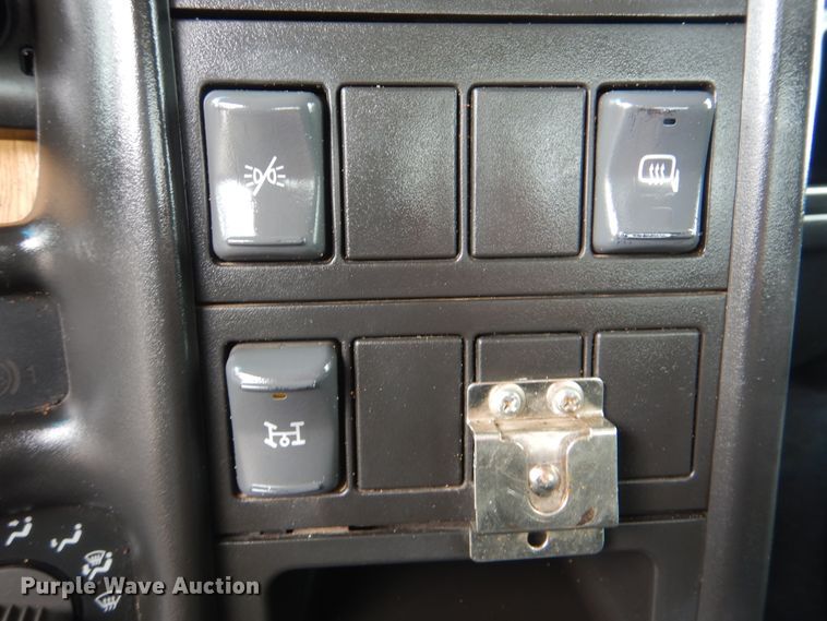 image for item GM9106 2004 GMC C7500  Crew Cab flat dump bed truck