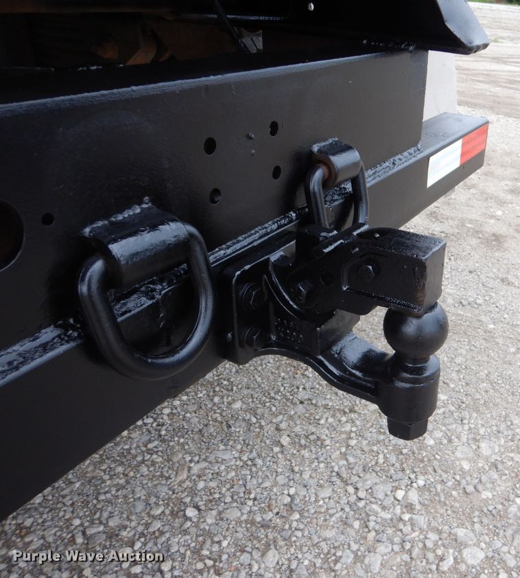 image for item GM9106 2004 GMC C7500  Crew Cab flat dump bed truck