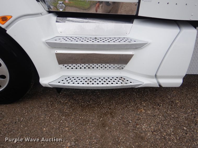 image for item GM9113 2012 Kenworth T660  semi truck