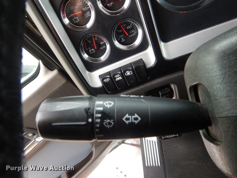 image for item GM9113 2012 Kenworth T660  semi truck