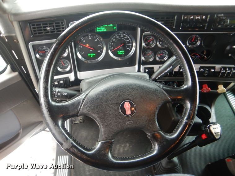 image for item GM9113 2012 Kenworth T660  semi truck