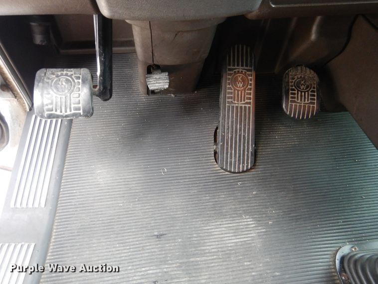 image for item GM9113 2012 Kenworth T660  semi truck