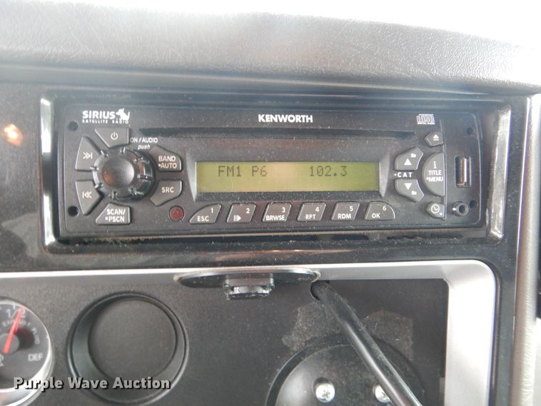 image for item GM9113 2012 Kenworth T660  semi truck