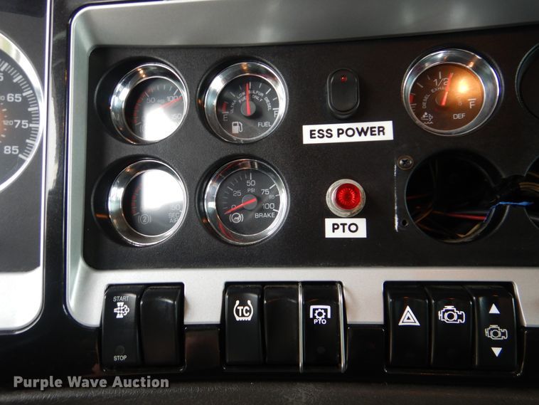 image for item GM9113 2012 Kenworth T660  semi truck