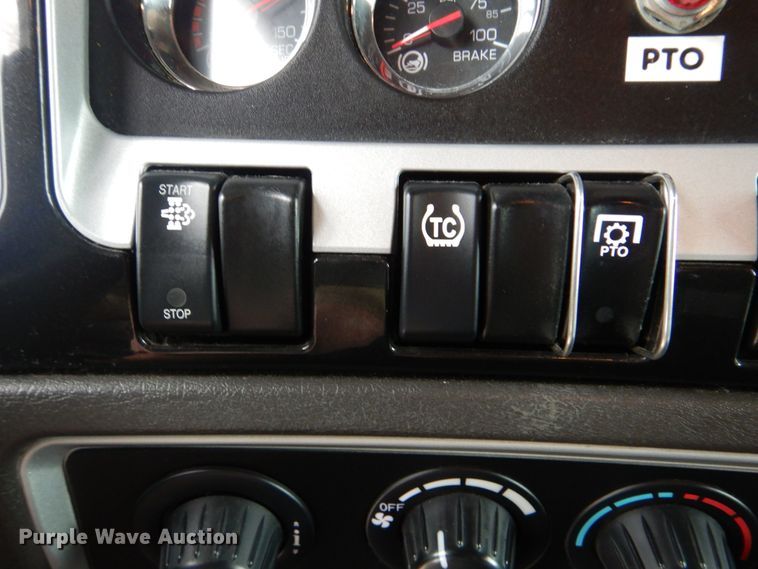 image for item GM9113 2012 Kenworth T660  semi truck