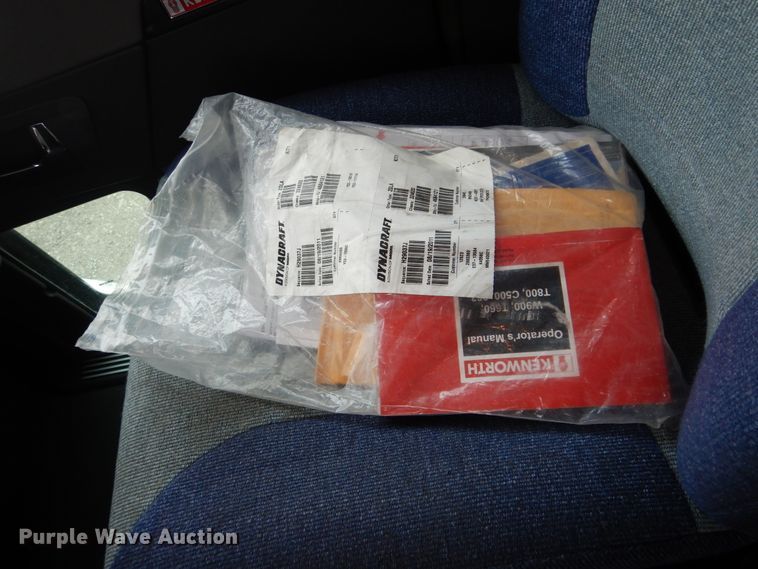 image for item GM9113 2012 Kenworth T660  semi truck