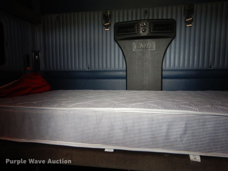 image for item GM9113 2012 Kenworth T660  semi truck