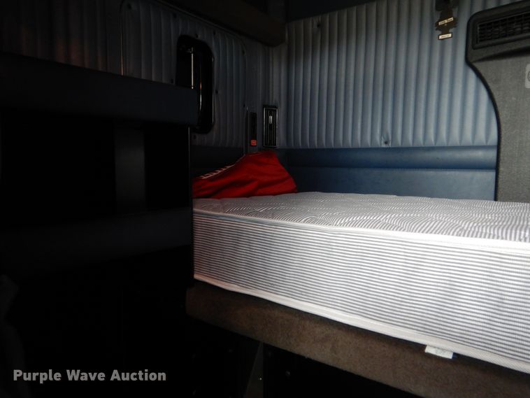 image for item GM9113 2012 Kenworth T660  semi truck