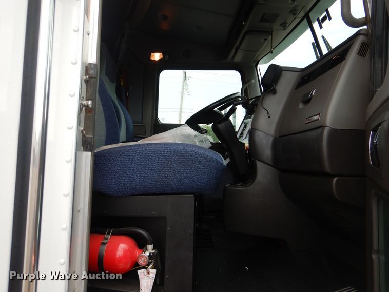 image for item GM9113 2012 Kenworth T660  semi truck