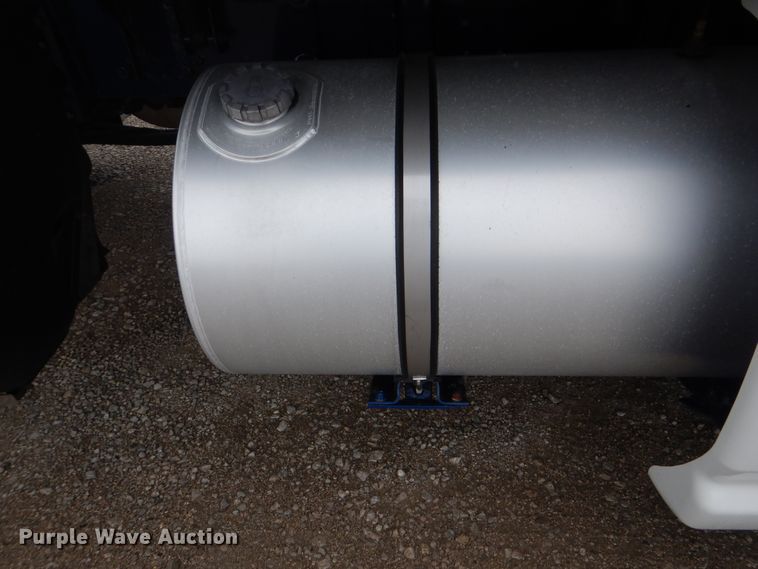 image for item GM9113 2012 Kenworth T660  semi truck