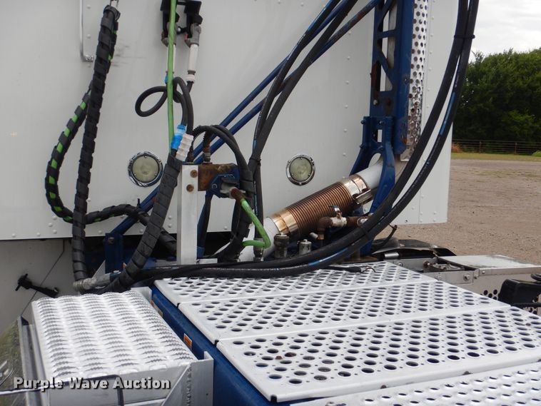 image for item GM9113 2012 Kenworth T660  semi truck