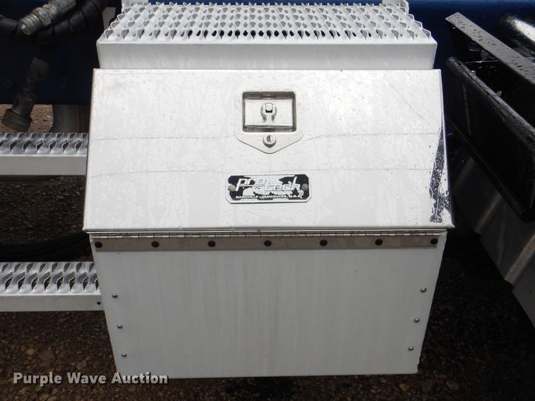 image for item GM9113 2012 Kenworth T660  semi truck