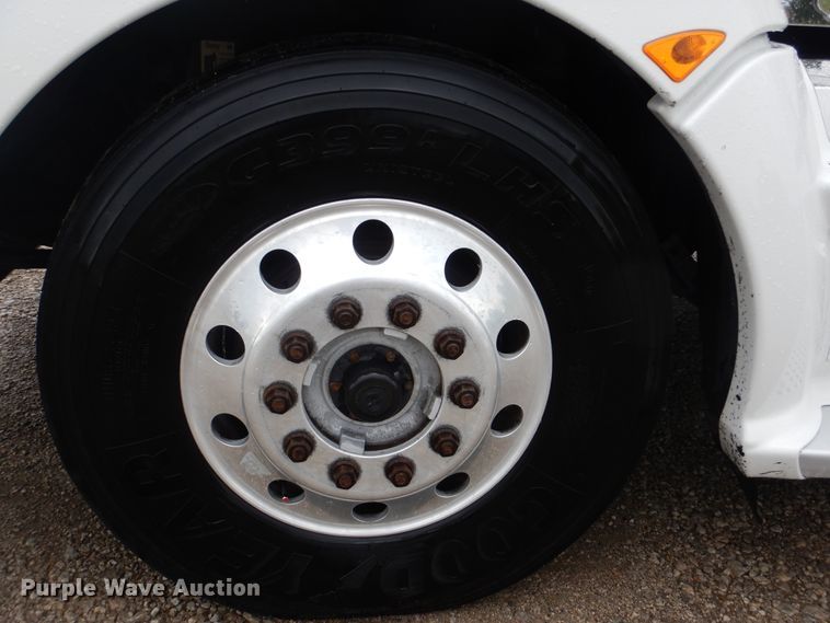 image for item GM9113 2012 Kenworth T660  semi truck