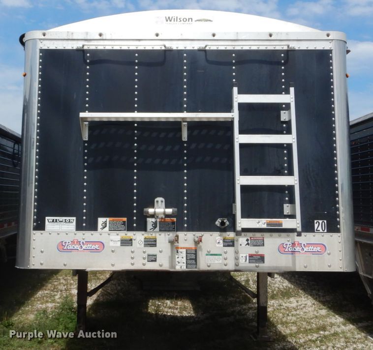 image for item GV9206 2011 Wilson DWH-551 double hopper bottom grain trailer