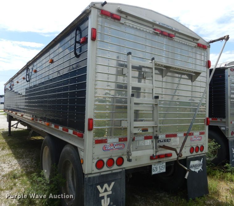 image for item GV9206 2011 Wilson DWH-551 double hopper bottom grain trailer