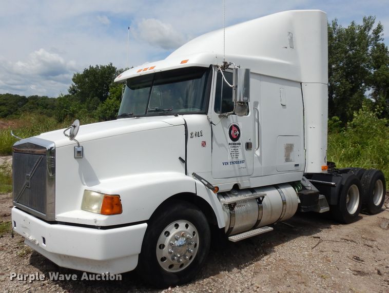 image for item HA9366 1996 Volvo WIA  semi truck