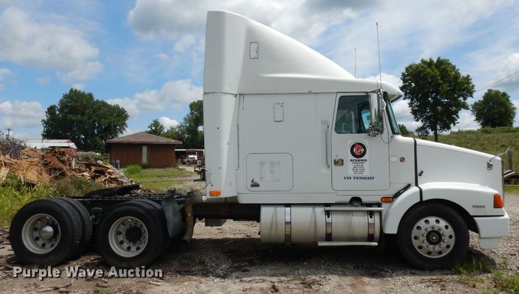 image for item HA9366 1996 Volvo WIA  semi truck