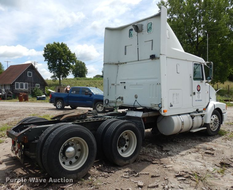 image for item HA9366 1996 Volvo WIA  semi truck
