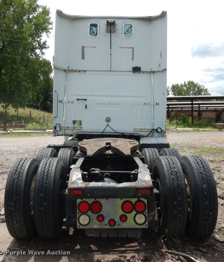 image for item HA9366 1996 Volvo WIA  semi truck