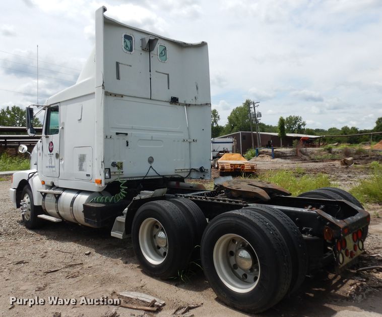 image for item HA9366 1996 Volvo WIA  semi truck