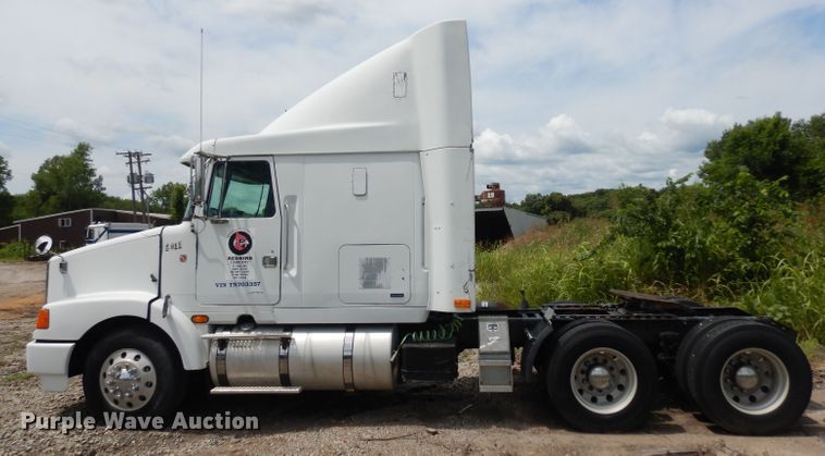 image for item HA9366 1996 Volvo WIA  semi truck