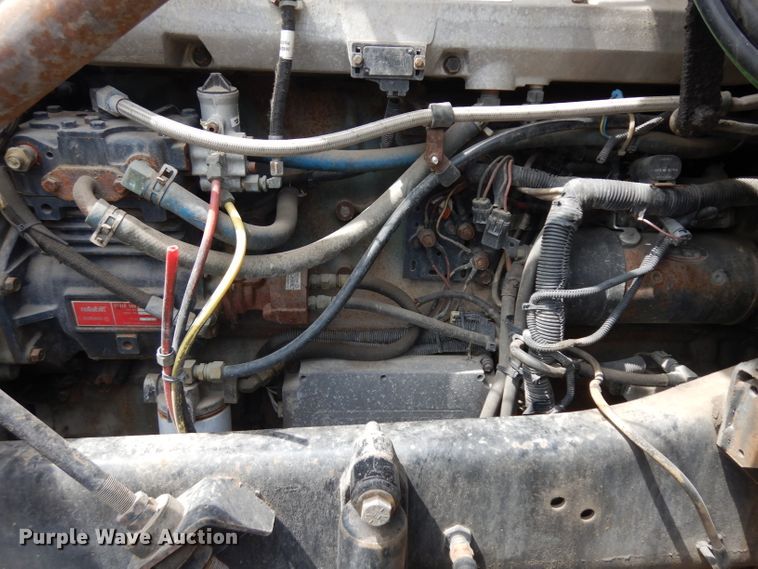 image for item HA9366 1996 Volvo WIA  semi truck