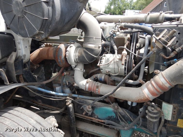 image for item HA9366 1996 Volvo WIA  semi truck