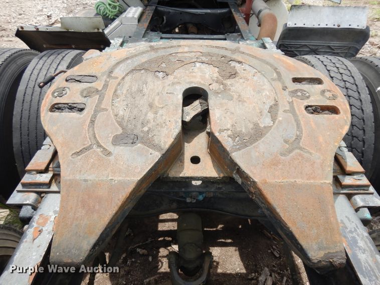 image for item HA9366 1996 Volvo WIA  semi truck