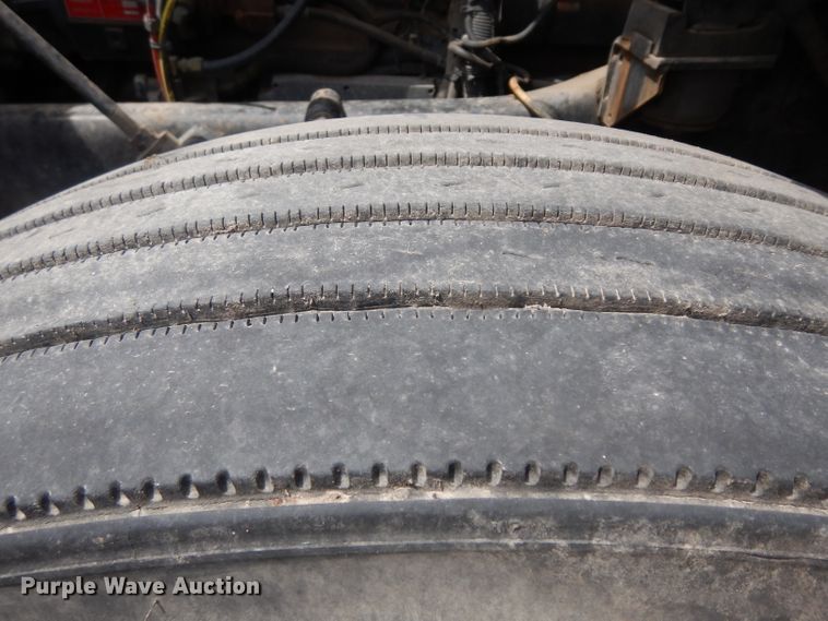 image for item HA9366 1996 Volvo WIA  semi truck