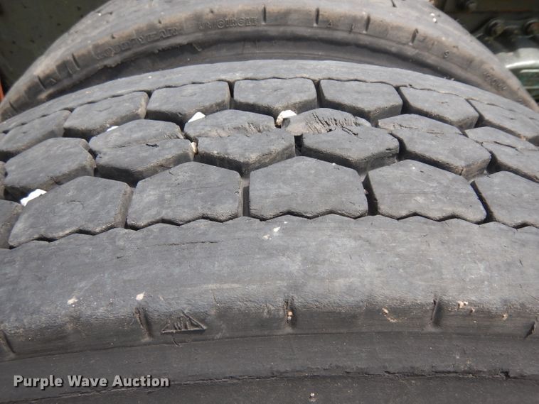 image for item HA9366 1996 Volvo WIA  semi truck