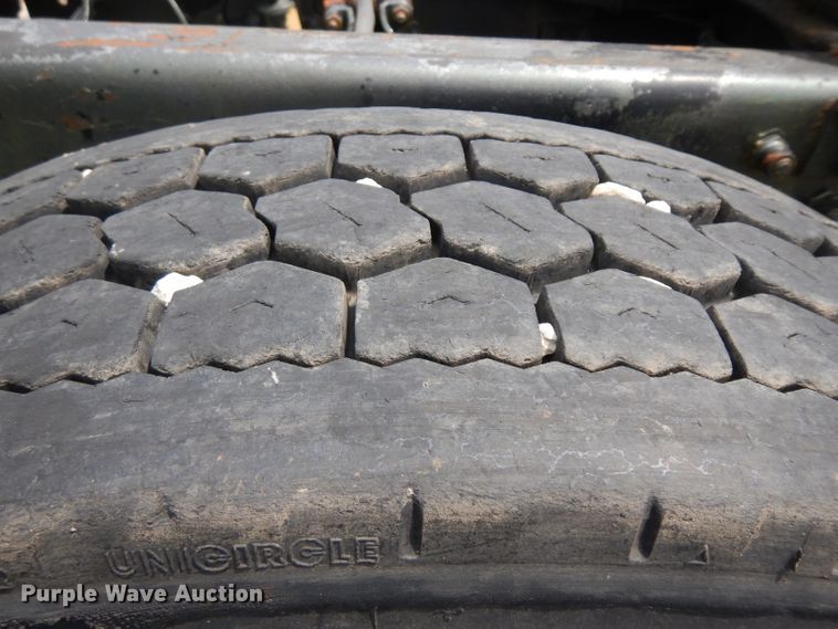 image for item HA9366 1996 Volvo WIA  semi truck