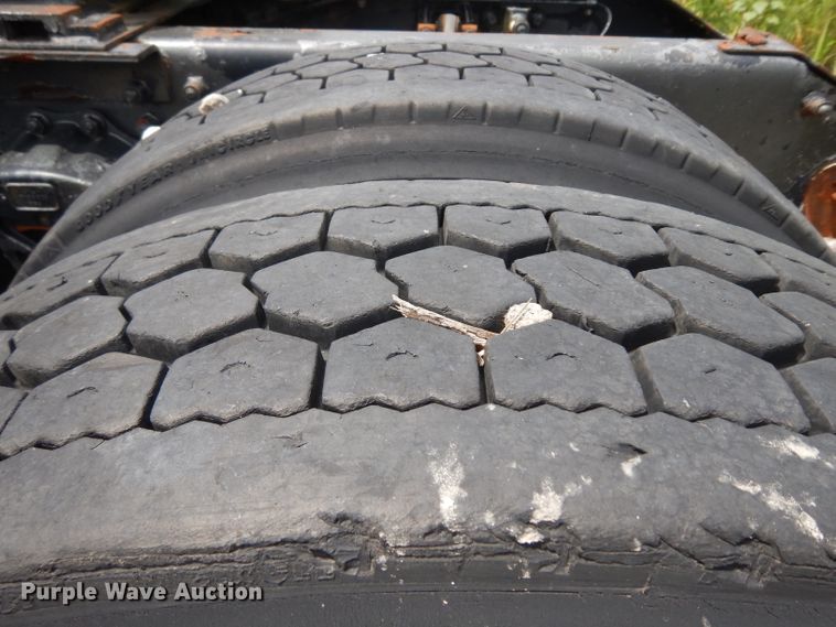 image for item HA9366 1996 Volvo WIA  semi truck